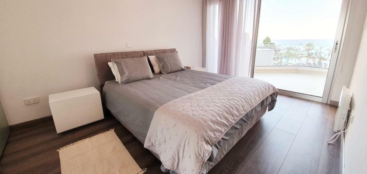 דירות לימסול Pegasus Beach Front מראה חיצוני תמונה