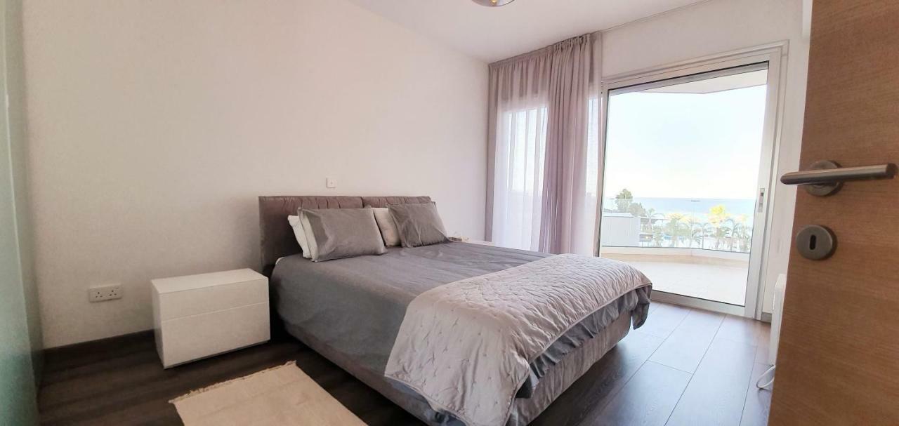 דירות לימסול Pegasus Beach Front מראה חיצוני תמונה