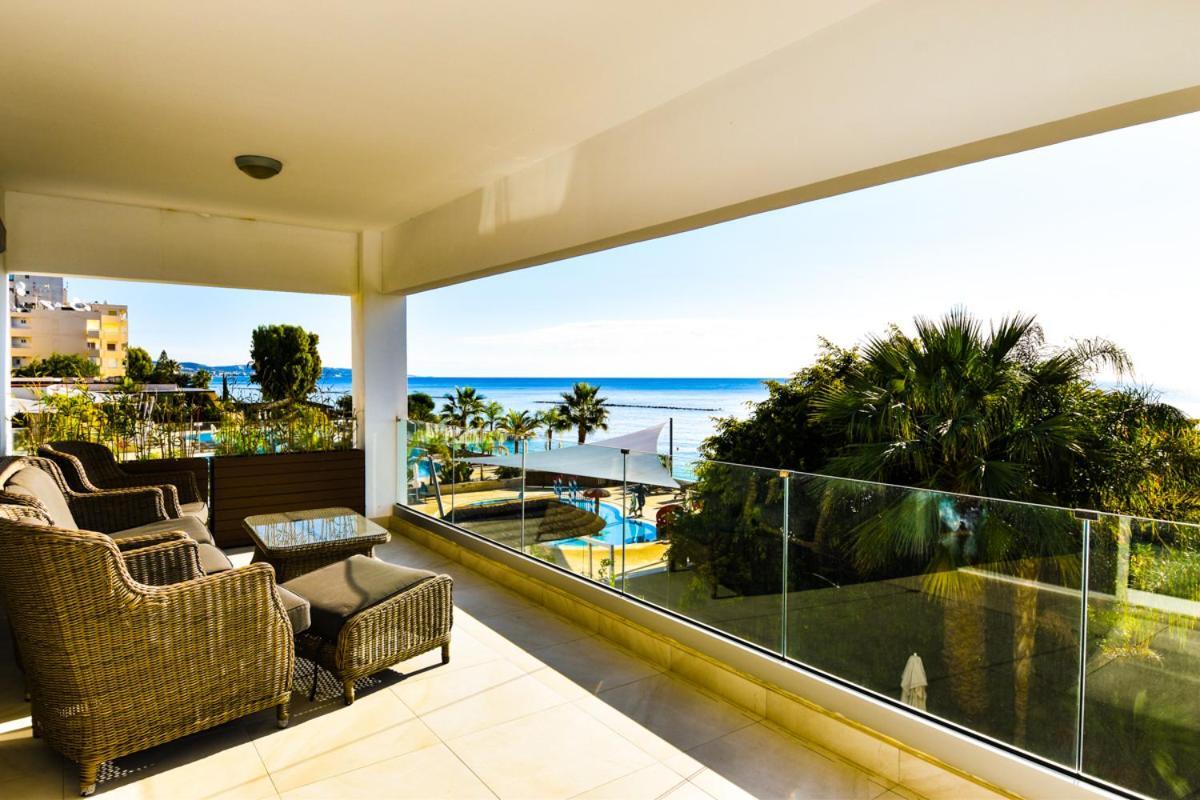 דירות לימסול Pegasus Beach Front מראה חיצוני תמונה